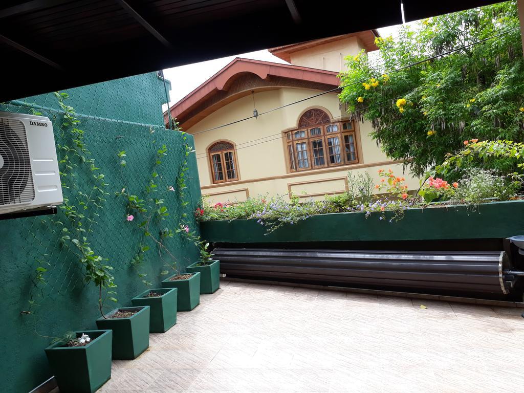 Grand Resort Kandy Buitenkant foto