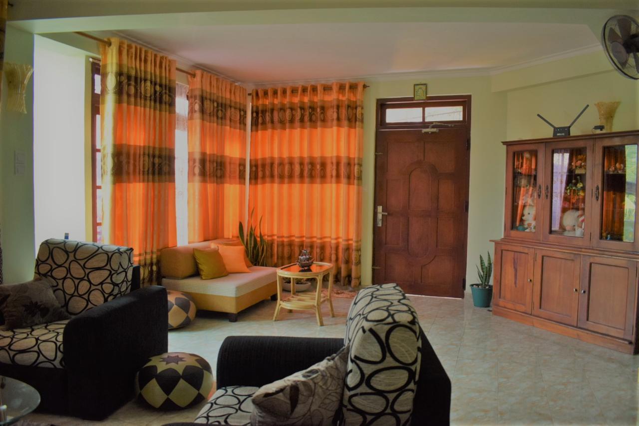 Grand Resort Kandy Buitenkant foto